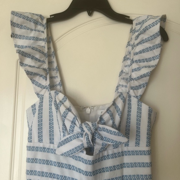 BCBGeneration Striped Cropped Ruffle Sleeve Jumpsuit Size 0!! - Picture 2 of 14